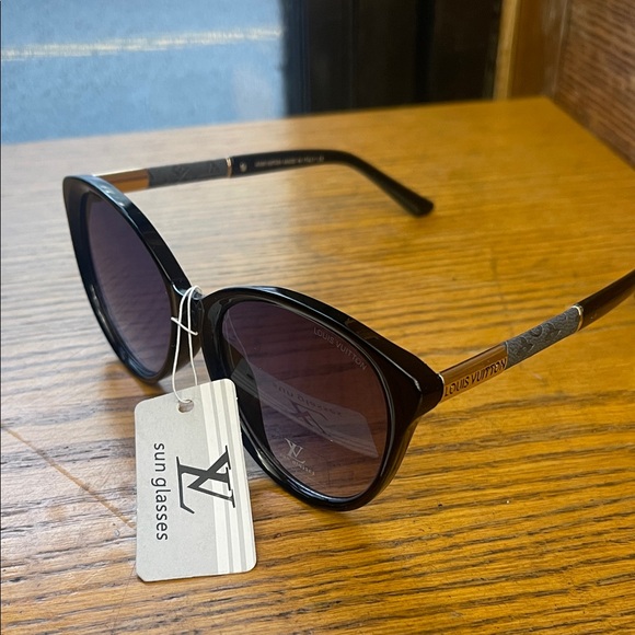 Louis Vuitton Accessories - Louis Vuitton Dark Frame Sunglasses